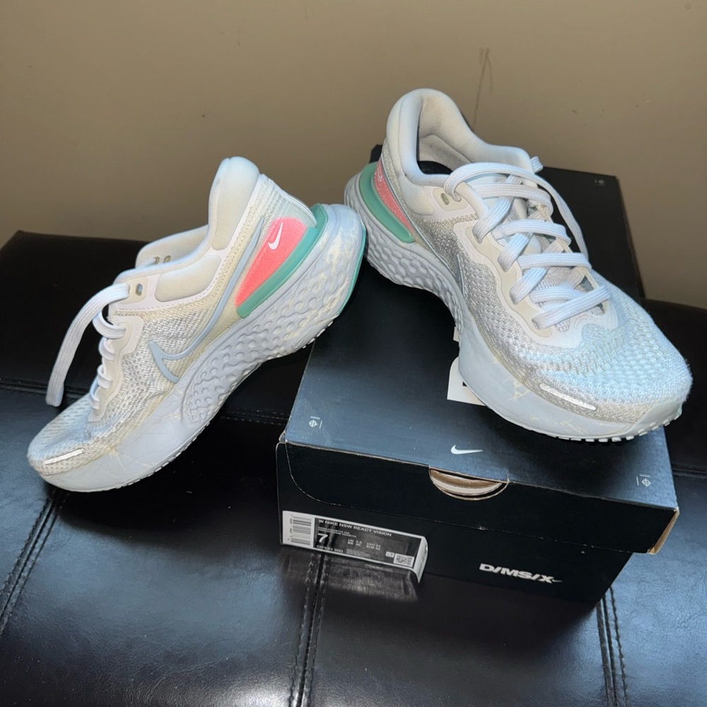 Nike Invincible Women's Road Running Shoes | Pre-owned Good | Size 7.5